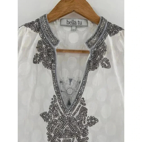 BELLA TU White/Blue Sequin Embroidery Tunic SZ XSmall Boho Chic Preppy Vacation - Picture 6 of 11